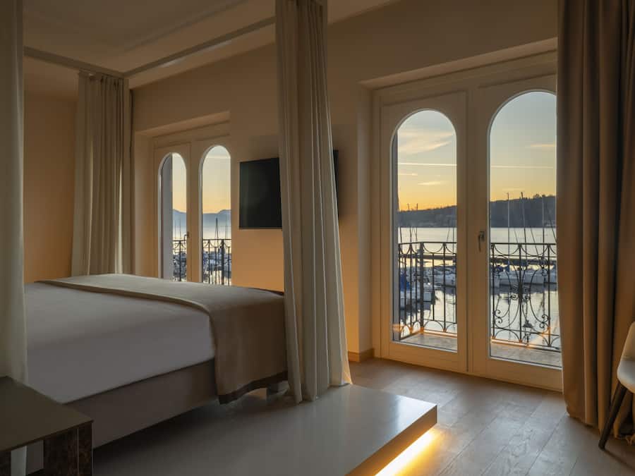 Minibar, in-room safe, individually furnished, desk