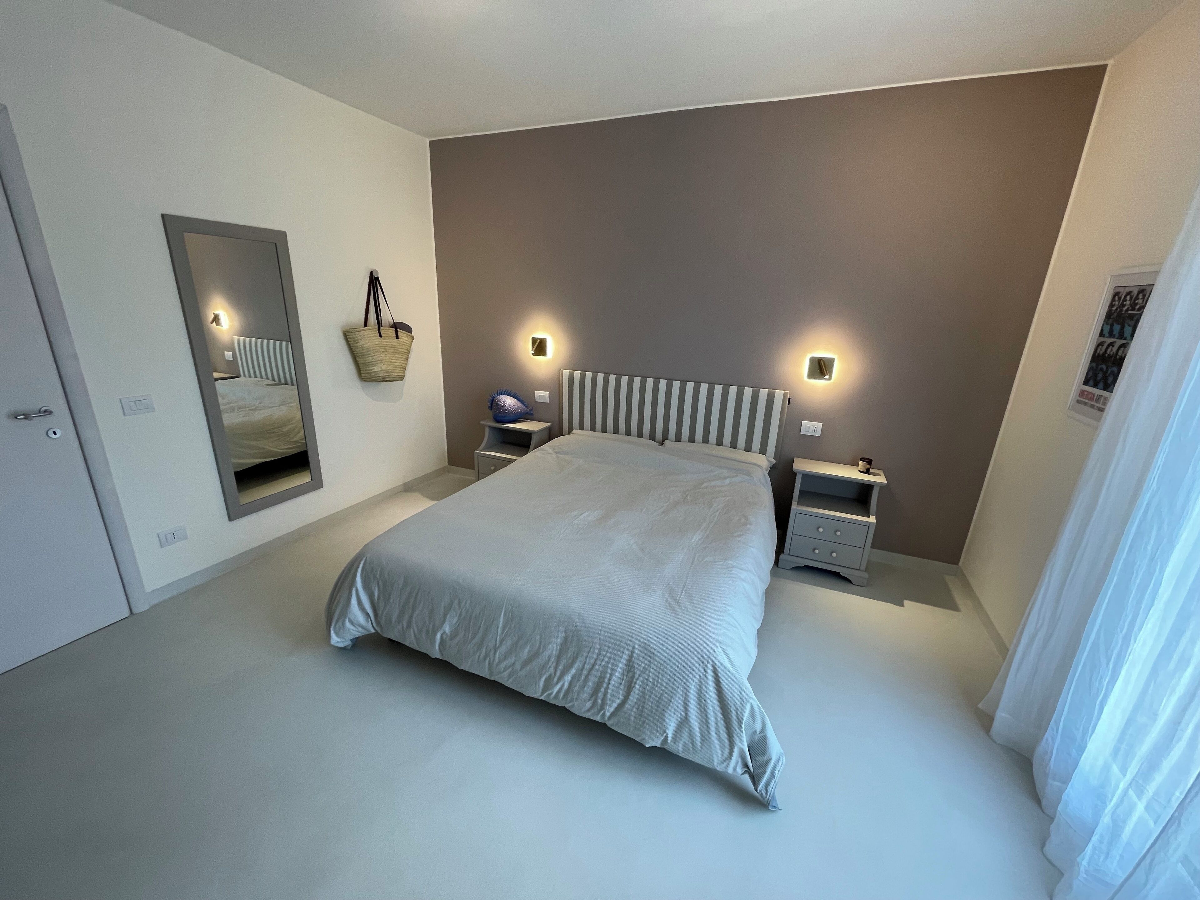 3 bedrooms, desk, iron/ironing board, free WiFi