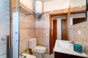 تجهيزات دش، مجففات شعر، مناشف