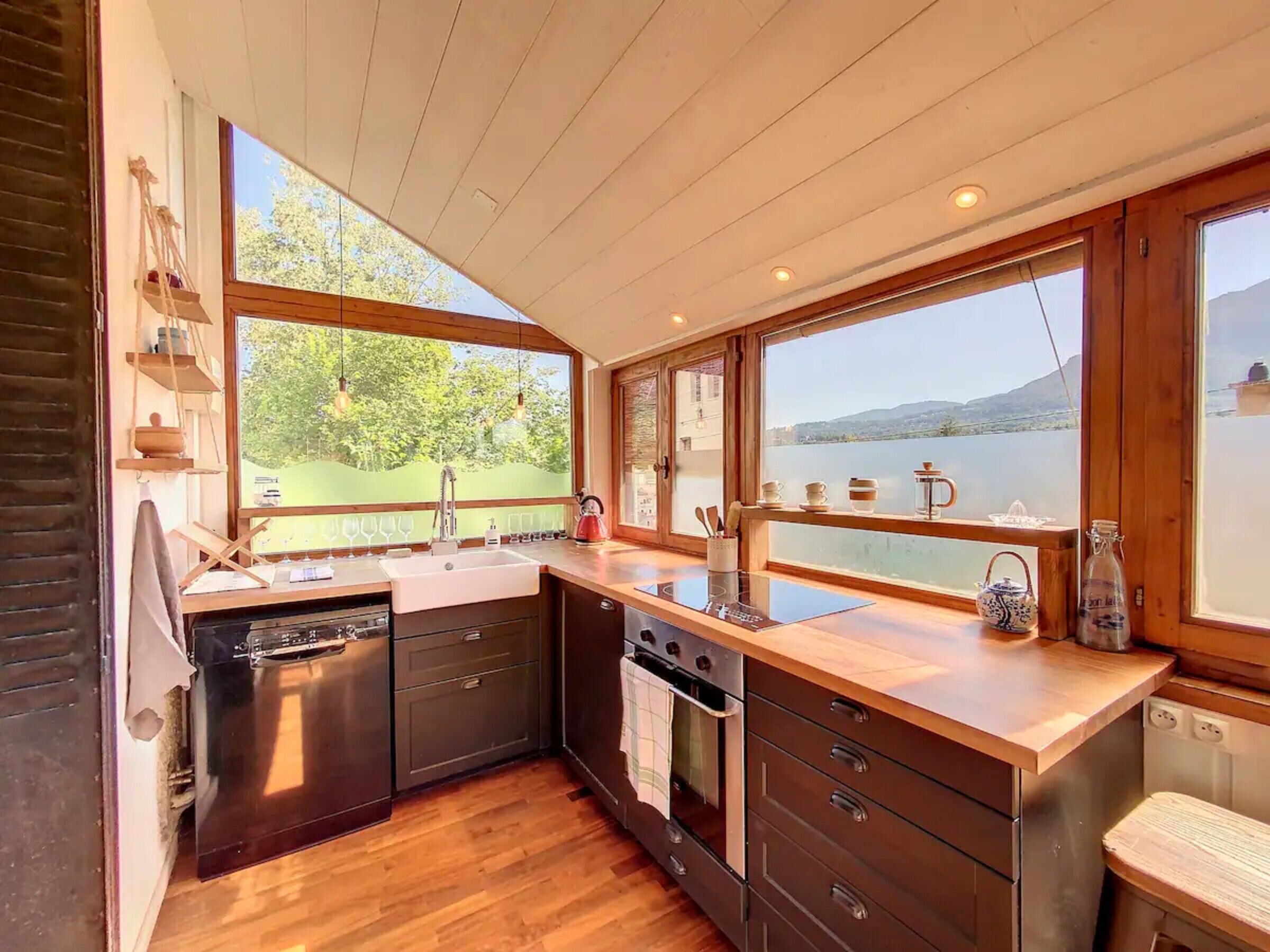 Geladeira, fogão, cooktop, lava-louças