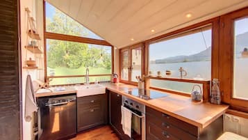 Geladeira, fogão, cooktop, lava-louças