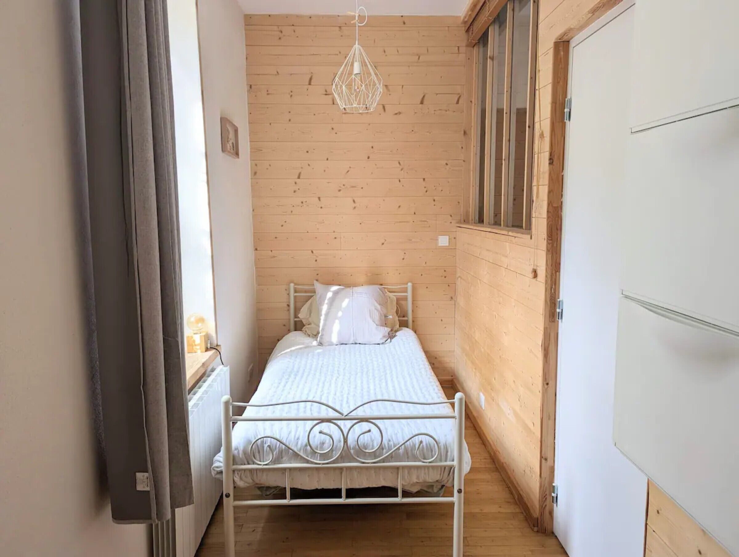2 chambres, fer et planche à repasser, Wi-Fi gratuit, draps fournis
