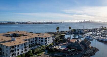 Lux Water View with Balcony Minutes -San Francisco