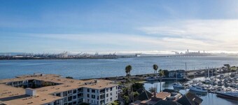Lux Water View with Balcony Minutes -San Francisco
