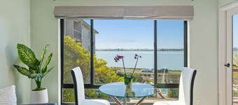 Lux Water View with Balcony Minutes -San Francisco