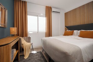 2 室のベッドルーム、アイロン / アイロン台、WiFi (無料)、ベッドシーツ