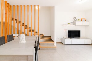 Interior - Holiday Home 'Ca Baells' with Private Terrace and Wi-Fi (Cercs)