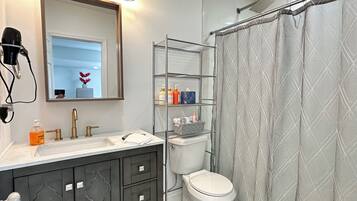 風筒、提供毛巾、番梘、洗頭水