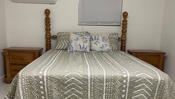 2 habitaciones, tabla de planchar con plancha, wifi y ropa de cama