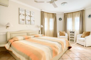 3 slaapkamers, een strijkplank/strijkijzer, gratis wifi, beddengoed