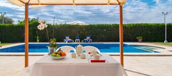 Landhuis 'Mafedo' met privézwembad, Wi-Fi en airconditioning