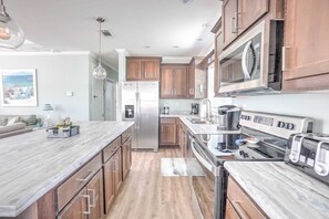 Private kitchen - 020 Gulf Dr. - 2 bedroom & 2 Baths - Includes Golf Cart - Venture Out Resort (Panama City Beach)