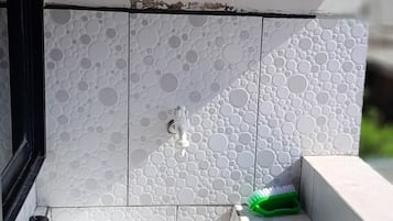 Towels, soap, shampoo, toilet paper