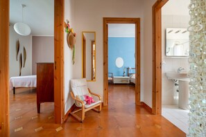 2 chambres, fer et planche à repasser, Wi-Fi gratuit, draps fournis