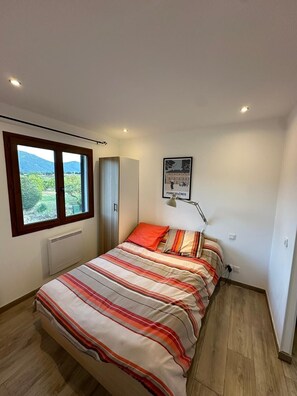 1 bedroom, iron/ironing board, free WiFi, bed sheets - Holiday Apartment "T2 Parking À Formiguères" with Mountain View & Private Terrace (Formiguères)
