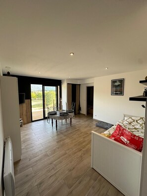 1 bedroom, iron/ironing board, free WiFi, bed sheets - Holiday Apartment "T2 Parking À Formiguères" with Mountain View & Private Terrace (Formiguères)