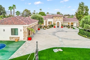 Exterior - Cinema+Golf S’m+P P’g +Volley+Basket+Pickle+G’room (Bermuda Dunes)