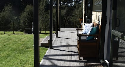 Cute farm cottage close to Waihi Beach