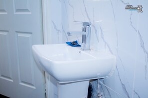 Bruser, håndklæder, Toiletpapir