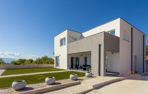 Exterior - Beach front home in Smrika (Smrika)