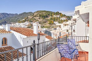 Property grounds - Holiday Home 'Casa Ian' with Mountain View, Private Terrace and Wi-Fi (Frigiliana)