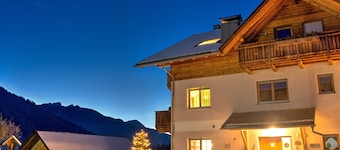Apartment 'Stoffnerhof Apt Alpenrose' with Mountain View, Shared Garden and Wi-Fi