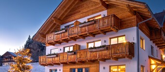 Apartment 'Stoffnerhof Apt Edelweiß' with Mountain View, Shared Garden and Wi-Fi