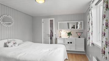 3 slaapkamers, een strijkplank/strijkijzer, gratis wifi