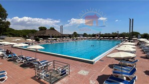Pool - Holiday Home "Kastalia - Blu" with Sea View, Shared Pool and Wi-Fi (Ragusa)