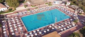 Holiday Home "Kastalia - Blu" with Sea View, Shared Pool & Wi-Fi