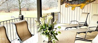 Buck Trout Lodge, River access, Bank fishing. Guest favorite in Cotter 