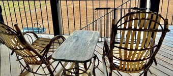 Buck Trout Lodge, River access, Bank fishing. Guest favorite in Cotter