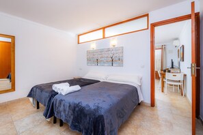 1 bedroom, free WiFi, bed sheets - Holiday Apartment "Mhm 1" with Balcony & Wi-Fi (Cala Ratjada)