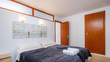 1 bedroom, free WiFi, bed sheets