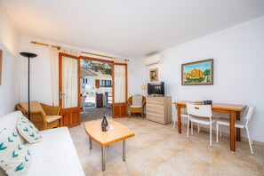 TV - Holiday Apartment "Mhm 1" with Balcony & Wi-Fi (Cala Ratjada)