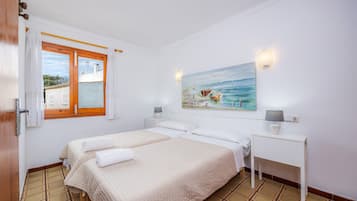 1 bedroom, free WiFi, bed sheets