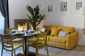 Dining - Comostay Giallo: Downtown lake gate  (Como)
