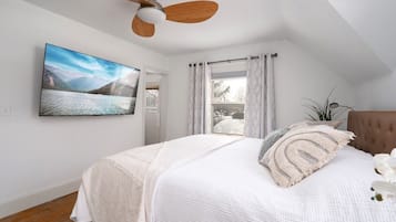 4 bedrooms, iron/ironing board