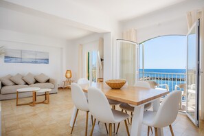 Dining - Holiday Apartment "Duplex Voramar Mhm Seafront" with Sea View, Balcony & Wi-Fi (Cala Bona)