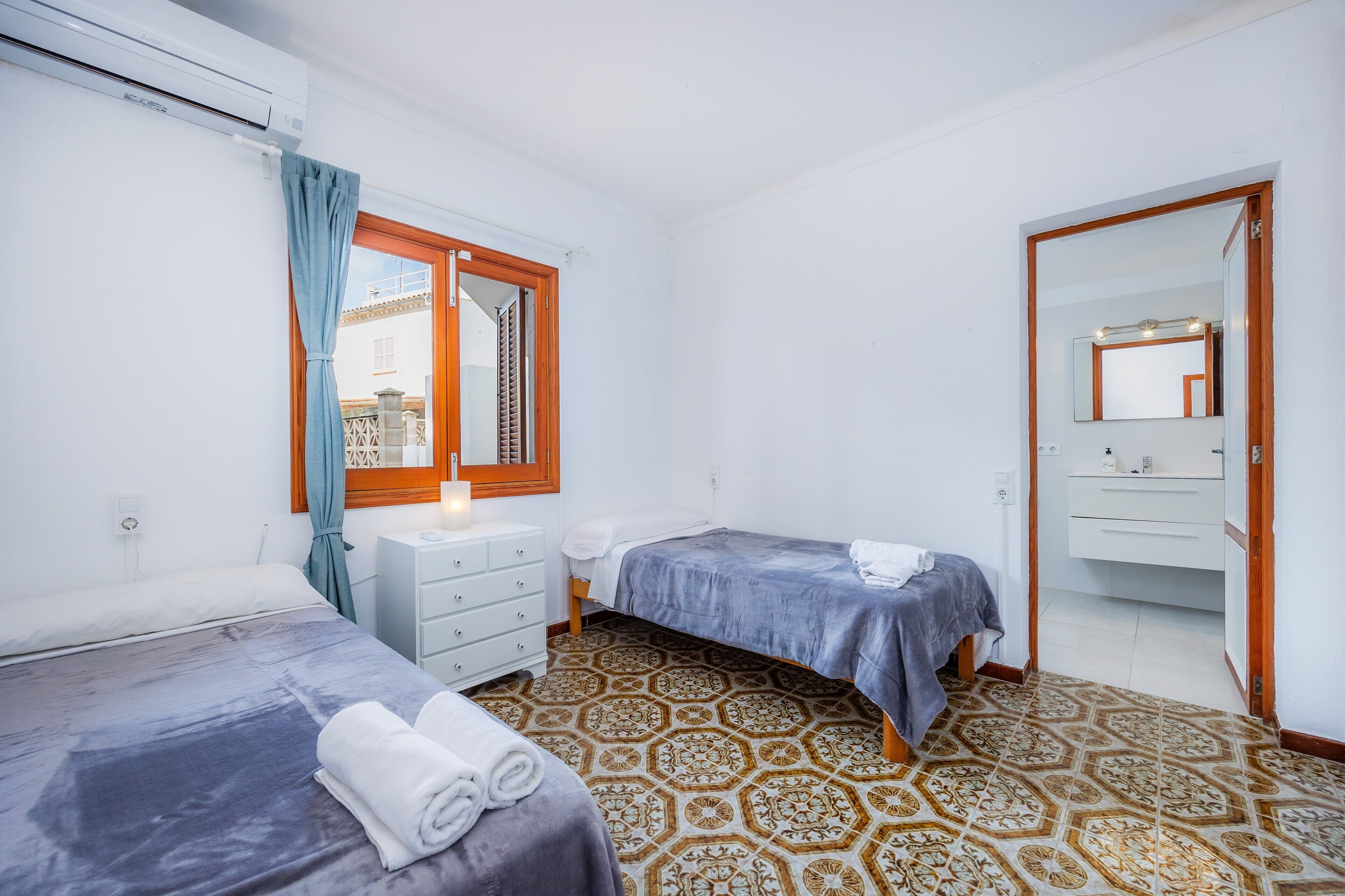 3 bedrooms, free WiFi, bed sheets