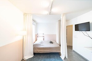 1 bedroom, bed sheets - Le petit Montel- studio avec garage-métro Valmy (Lyon)