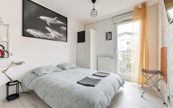 1 habitación, tabla de planchar con plancha, wifi y ropa de cama 