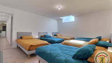 4 habitaciones, tabla de planchar con plancha y wifi gratis