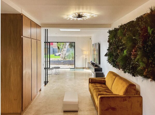 TV connectée, jeux vidéo, vidéothÚque, chaßne hi-fi