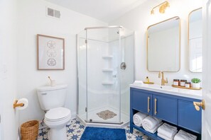 Eco-friendly toiletries, hair dryer - Sunny Shore Retreat Near Beach! (Myrtle Beach)