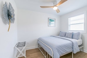 2 bedrooms, desk, iron/ironing board, travel cot