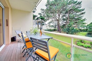 Outdoor dining - Tyredelle - Carnac - Gîte (CARNAC)