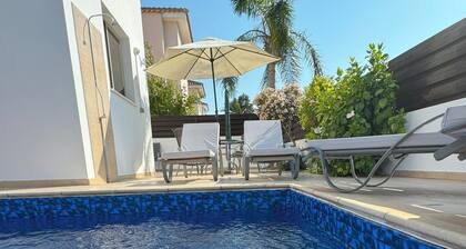 Villa Tamaldi mit Seitlichem Meeresblick - neu und Frisch!