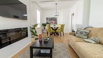 TV connectée, cheminée