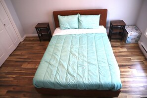 4 makuuhuonetta, silitysrauta/-lauta, Wi-Fi, vuodevaatteet